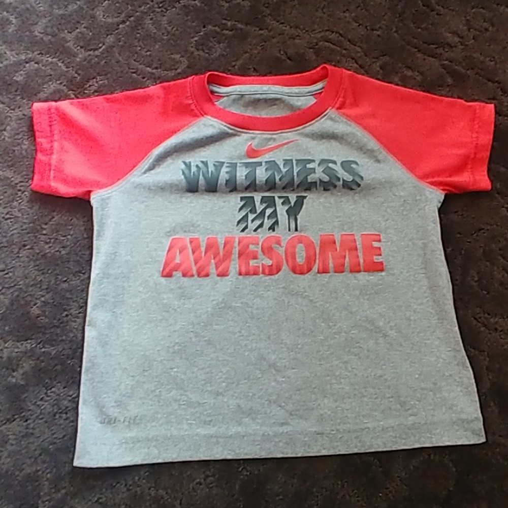 Nike Boys shirt size 3t